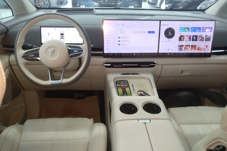 岚图汽车 岚图梦想家 2025款 PHEV 四驱旗舰鲲鹏版中控内饰12