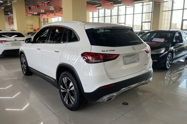 奔驰GLA 2022款 改款 GLA 200车身外观6002