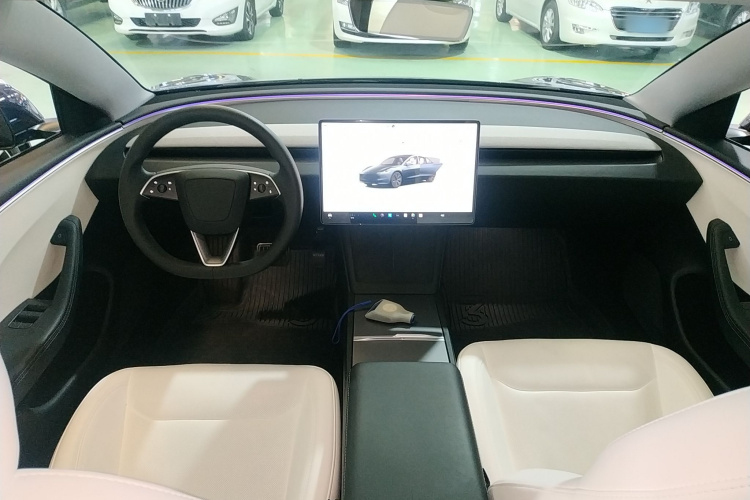 特斯拉 Model 3 2023款 后轮驱动版中控内饰7002