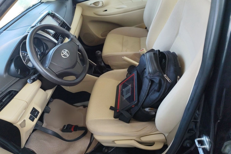 丰田 威驰 2014款 1.3L 手动型尚版中控内饰19