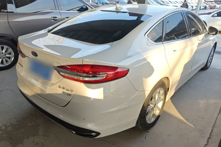 福特 蒙迪欧 2018款 EcoBoost 180 时尚型车身外观7