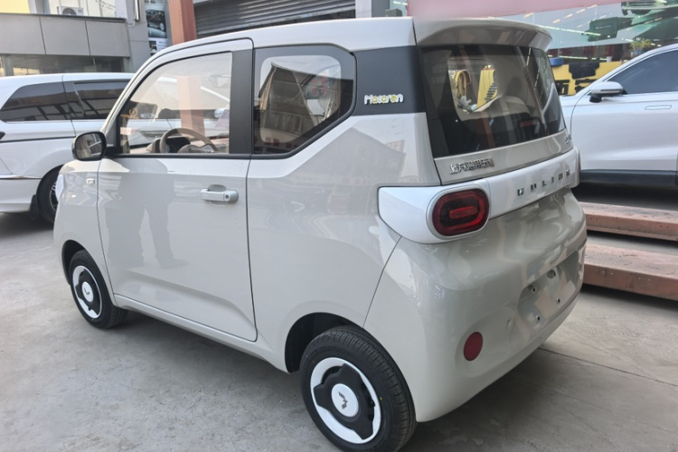 五菱汽车 宏光MINIEV 2024款 第三代 215km 青春版车身外观6003