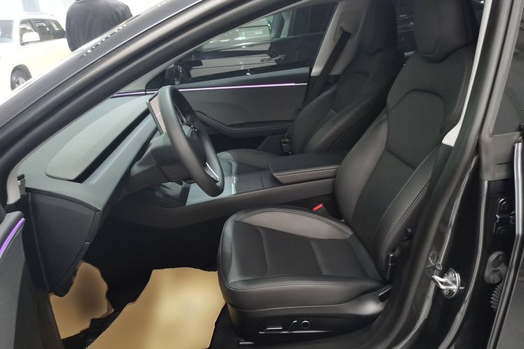 特斯拉 Model 3 2023款 后轮驱动版中控内饰19