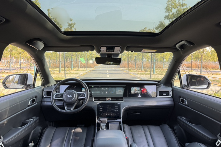 理想汽车 理想ONE 2020款 增程6座版中控内饰7013