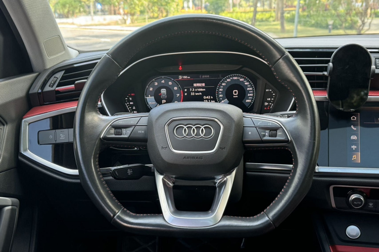 奥迪Q3 2020款 35 TFSI 时尚动感型中控内饰7003