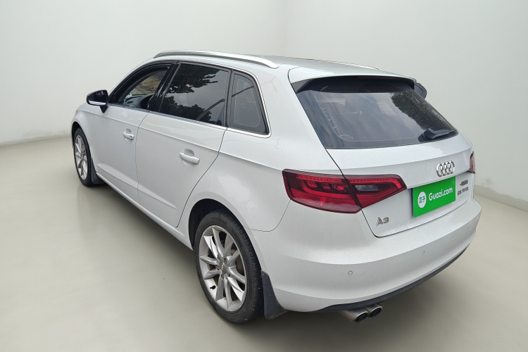 奥迪A3 2015款 Sportback 35 TFSI 百万纪念舒享型车身外观5