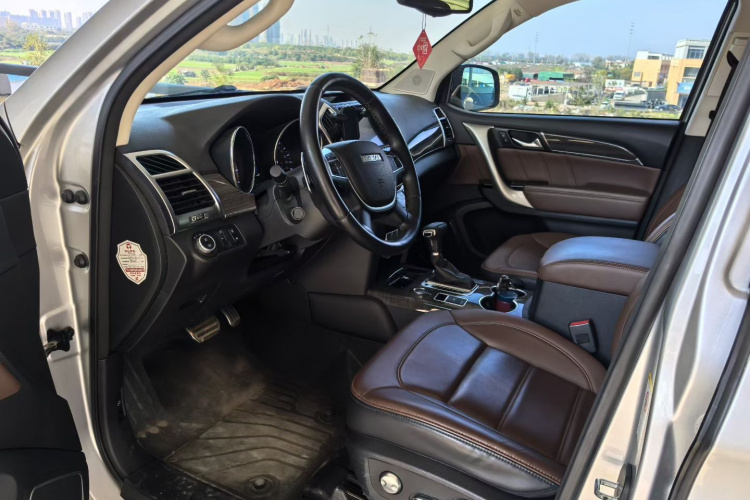 哈弗H9 2016款 2.0T 四驱豪华型 5座中控内饰7005