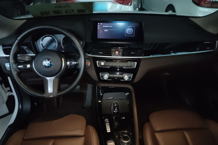宝马X1 2020款 sDrive20Li 尊享型中控内饰7002