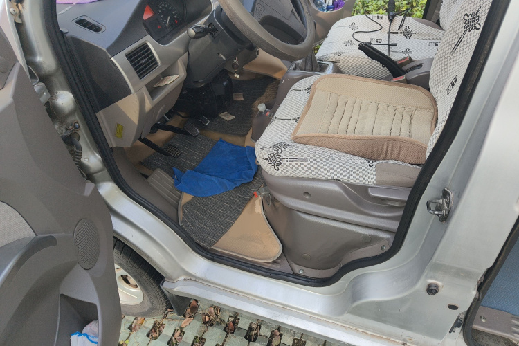 五菱汽车 五菱荣光 2011款 1.2L标准型中控内饰20