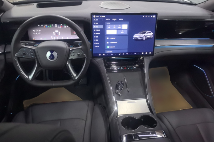 腾势Z9 2024款 1100km 四驱Ultra版中控内饰7002