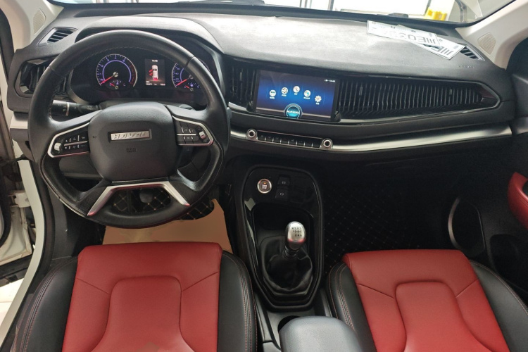 哈弗H2s 2017款 红标 1.5T 手动舒适型中控内饰12