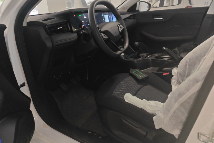 荣威i5 2026款 1.5L 手动舒享版中控内饰20