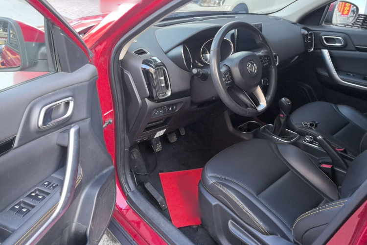 东风风神AX4 2017款 1.6L 手动潮尚型中控内饰20