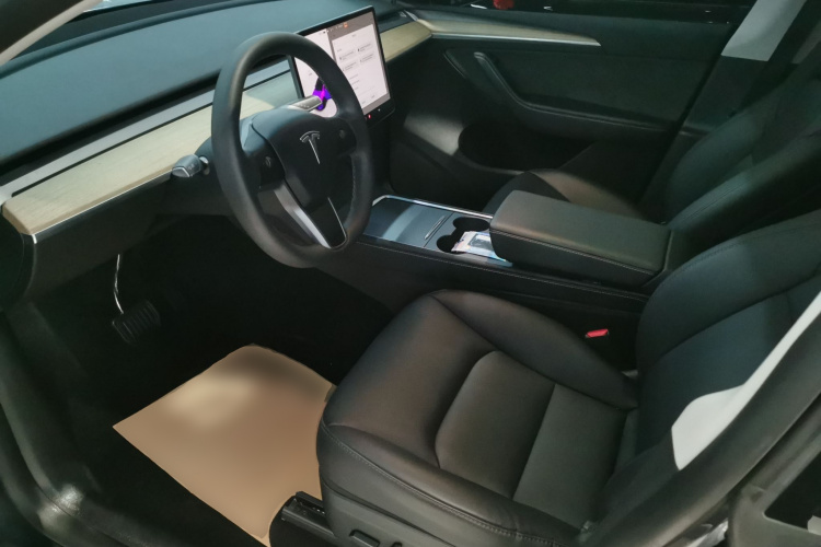 特斯拉 Model Y 2022款 改款 长续航全轮驱动版中控内饰19