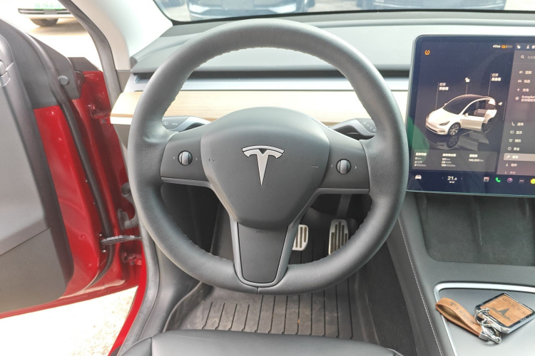 特斯拉 Model Y 2022款 后轮驱动版中控内饰13