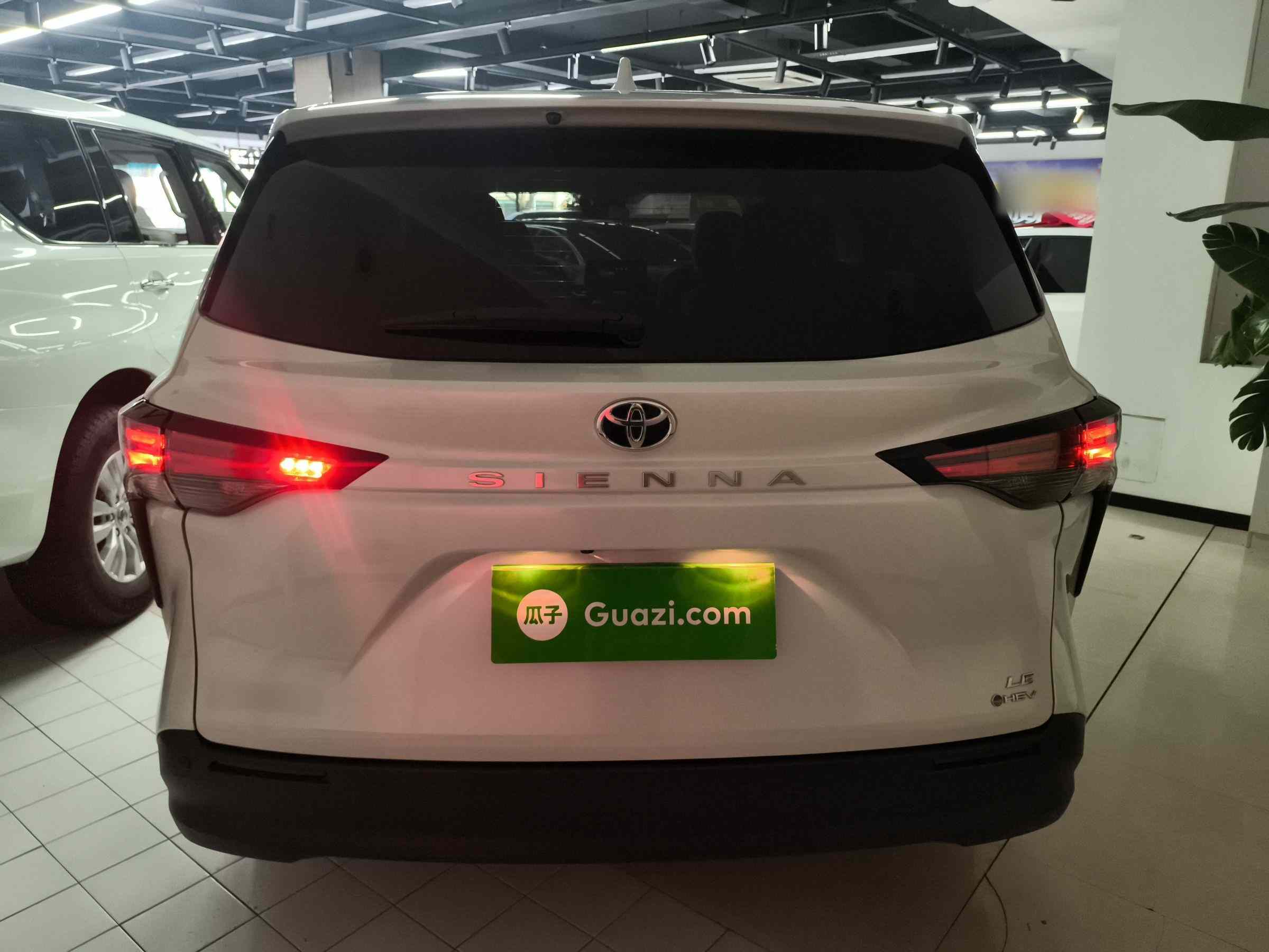 丰田 赛那SIENNA 2024款 2.5L混动 舒适版(4)