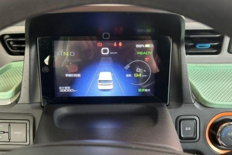 五菱汽车 宏光MINIEV 2020款 悦享款 磷酸铁锂中控内饰7001