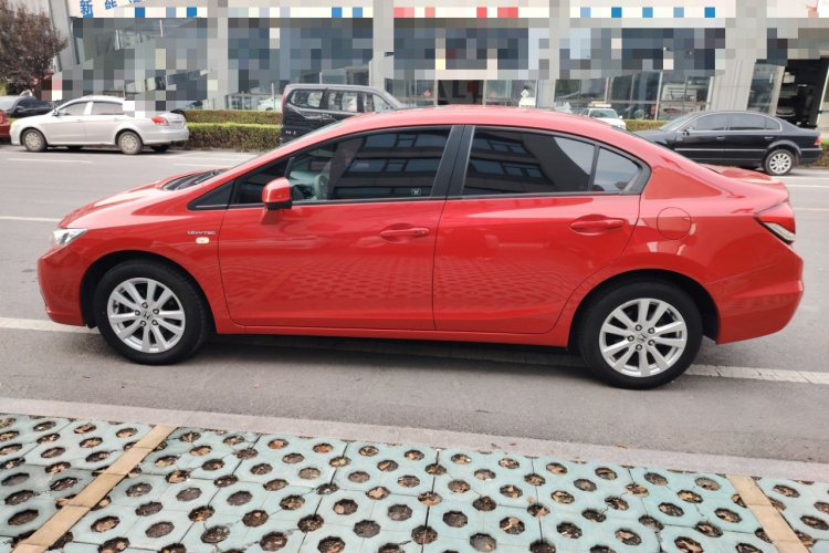 本田 思域 2014款 1.8L 自动舒适版车身外观4