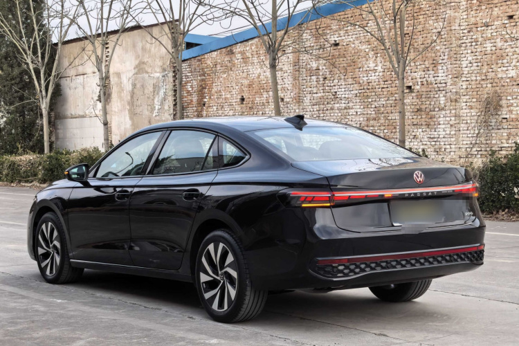 大众 帕萨特 2025款 Pro 380TSI 星空龙运版车身外观6003