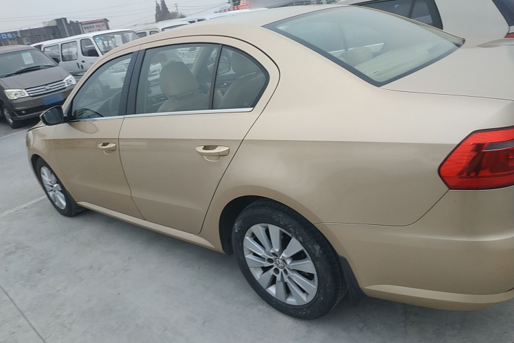 大众 朗逸 2013款 1.4TSI 手动舒适版车身外观4