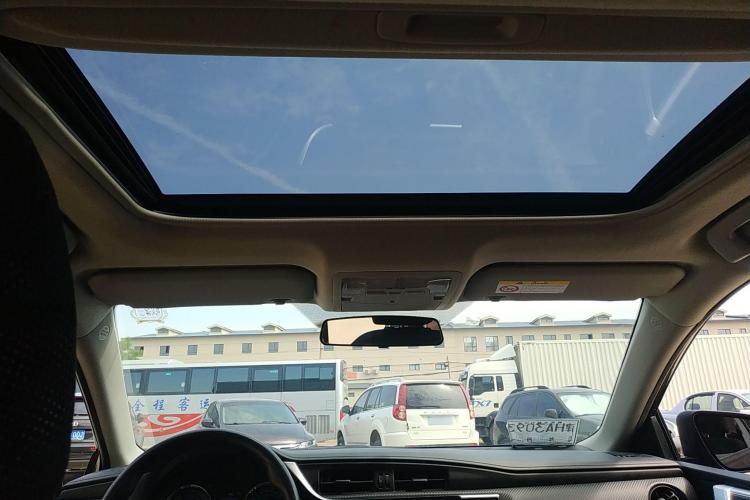 丰田 雷凌 2017款 改款双擎 1.8H GS E-CVT精英天窗版 国V中控内饰22