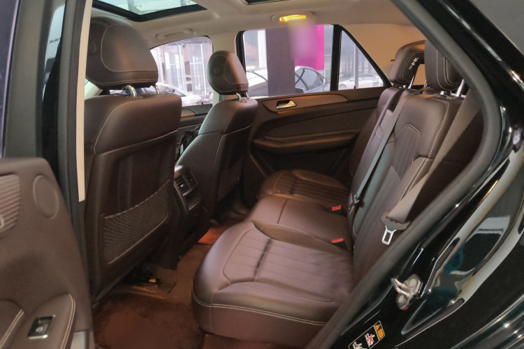 奔驰GLE 2018款 GLE 320 4MATIC 动感型臻藏版中控内饰21