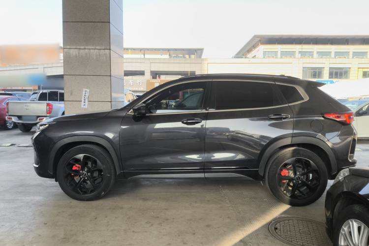 星途追风 2022款 凡尔赛版 1.6T DCT乘风起版车身外观4