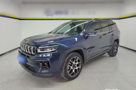 Jeep 大指挥官 2022款 2.0T 两驱精英版