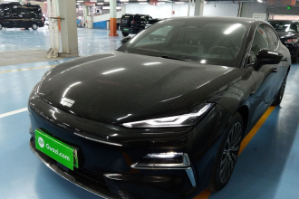 吉利银河 银河星耀8 2025款 130km EM-i 旗舰版