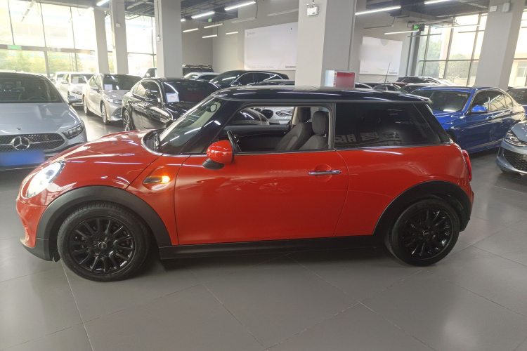 MINI 2018款 1.5T ONE PLUS车身外观4