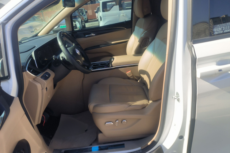 别克GL8 2021款 ES陆尊 653T 尊享型中控内饰19