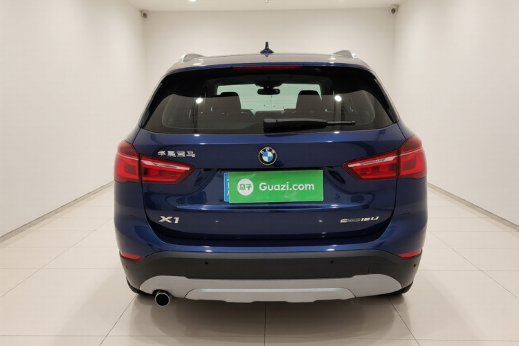 宝马X1 2019款 sDrive18Li 尊享型车身外观6