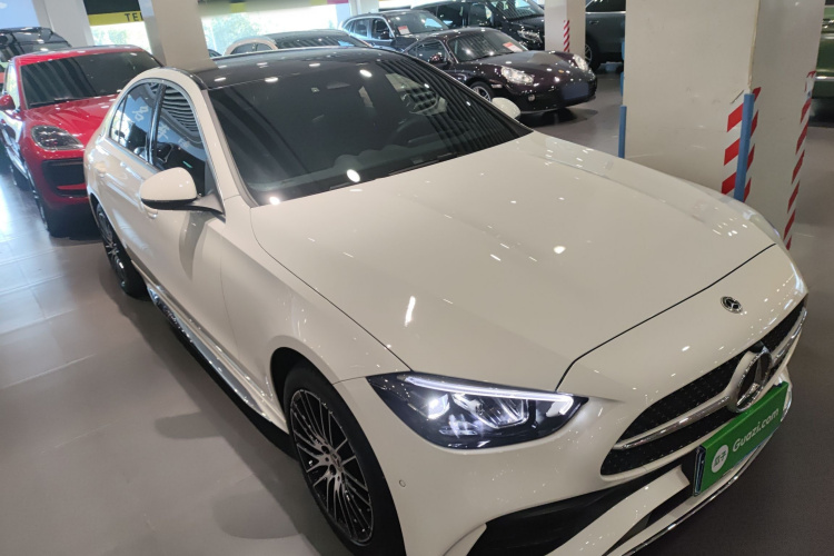 奔驰C级 2023款 改款 C 260 L 运动版车身外观3