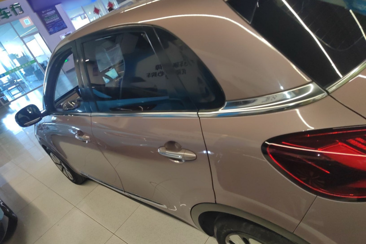 五菱汽车 五菱缤果 2023款 333km 悦享款车身外观6003