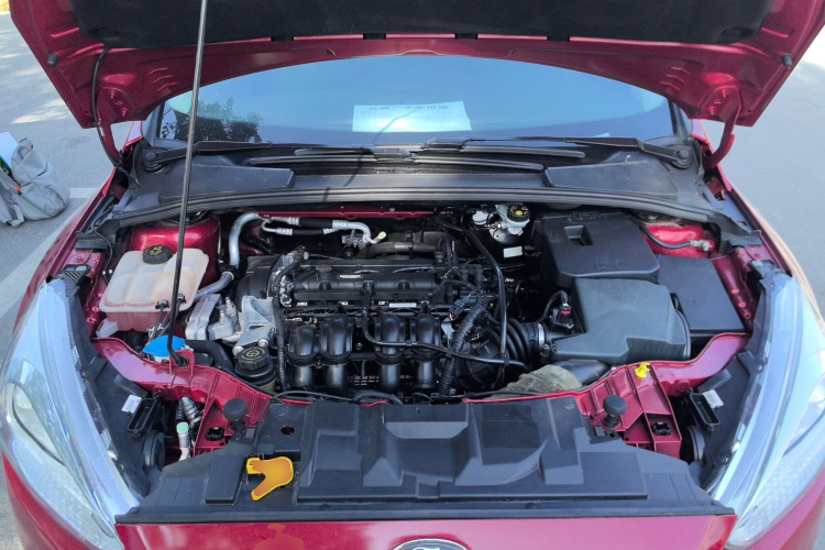 福特 福克斯 2018款 两厢经典 1.6L 自动风尚型智行版机舱底盘24