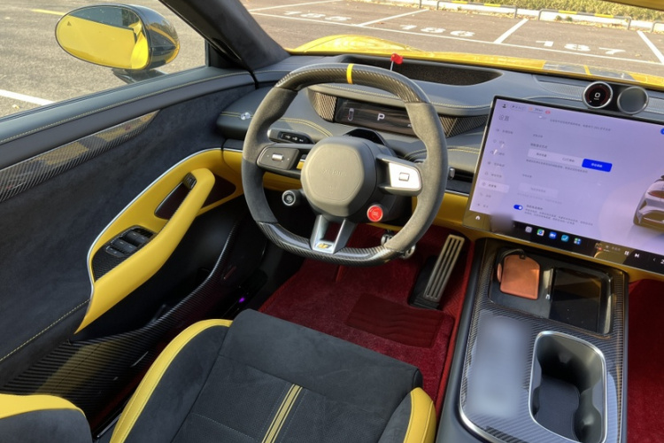 小米汽车 小米SU7 Ultra 2025款 Ultra中控内饰7002