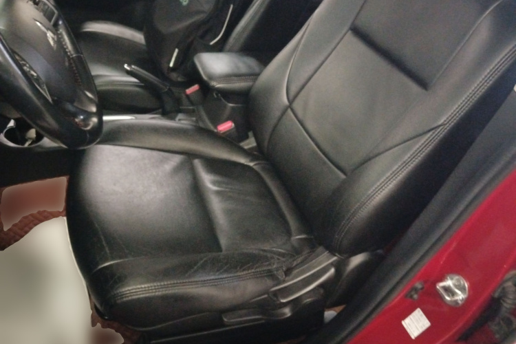 三菱 欧蓝德 2016款 2.0L 两驱风尚版 5座中控内饰19