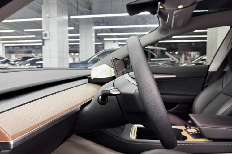 特斯拉 Model 3 2022款 后轮驱动版中控内饰7005