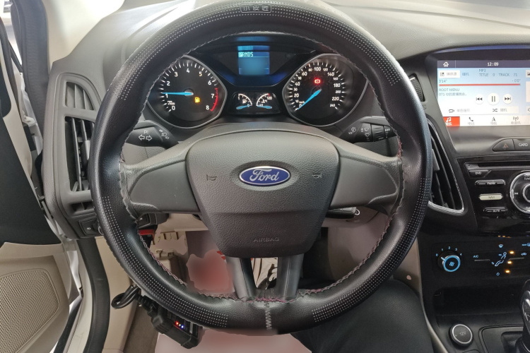 福特 福克斯 2017款 三厢 1.6L 自动舒适型智行版中控内饰13