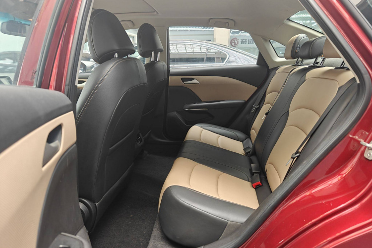 雪佛兰 科鲁泽 2022款 320 自动悦享天窗版中控内饰7002