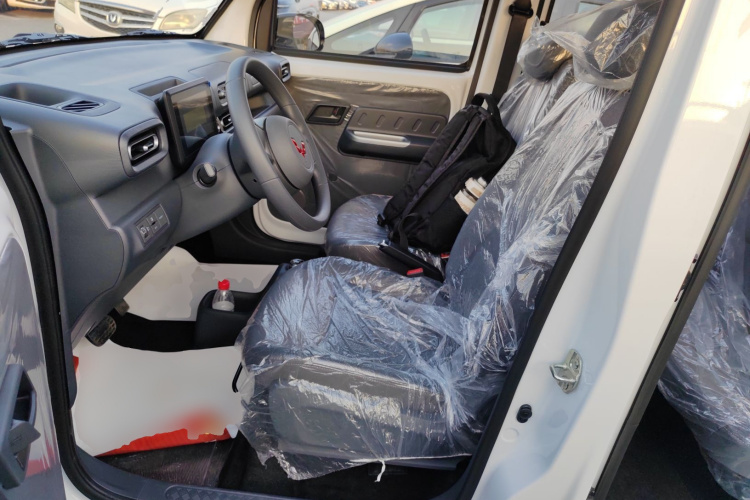 五菱汽车 五菱之光新能源 2025款 201km 标准型中控内饰19