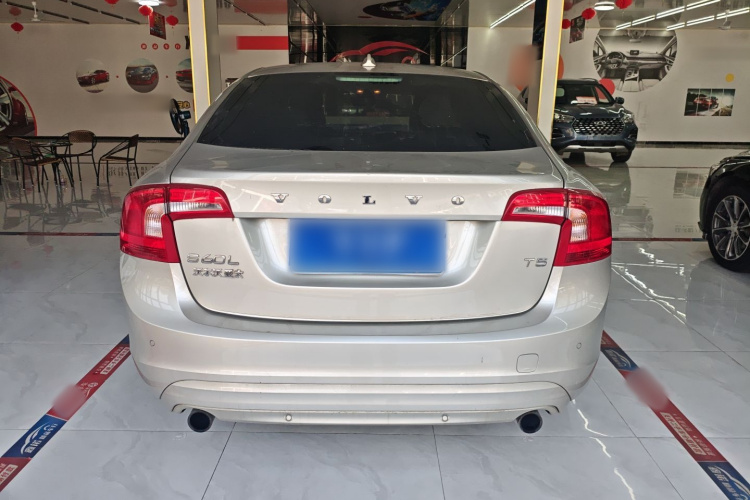 沃尔沃S60 2019款 S60L T3 智进版车身外观6
