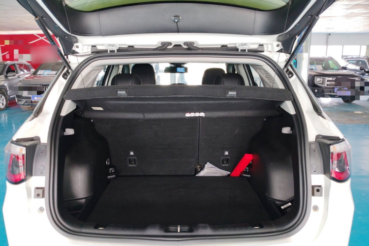 Jeep 指南者 2019款 200T 自动家享-互联大屏版机舱底盘23