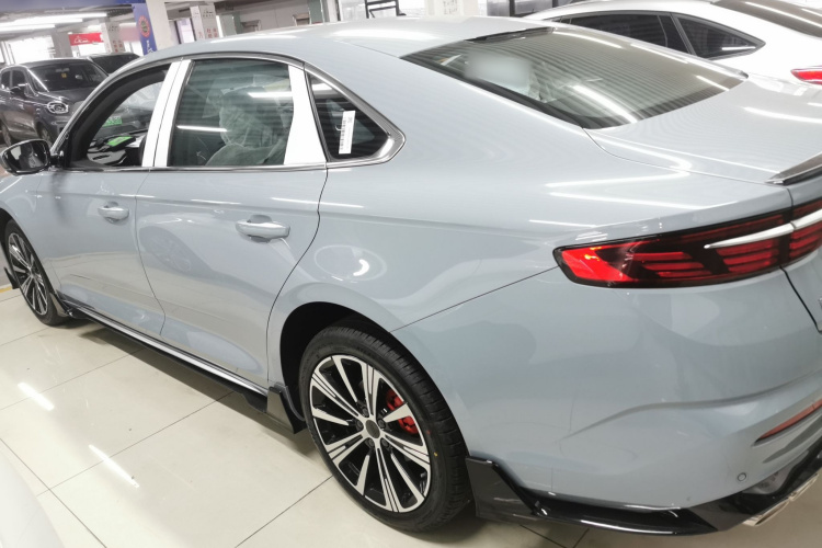 吉利汽车 星瑞 2025款 东方曜 1.5TD 昆仑版车身外观4