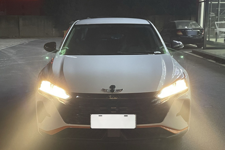 东风风神 奕炫 2023款 1.5L 自动荣耀版车身外观6001