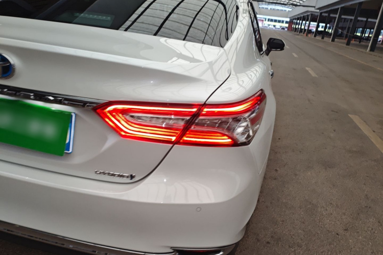 丰田 凯美瑞 2023款 双擎 2.5HG 豪华版车身外观6006