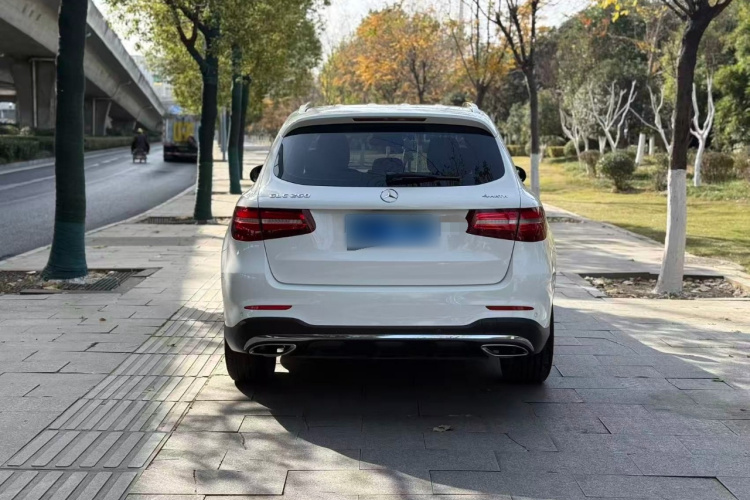 奔驰GLC 2018款 GLC 260 4MATIC 豪华型车身外观6