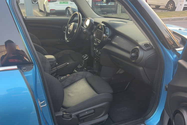 MINI 2015款 1.5T COOPER Fun 五门版中控内饰7006