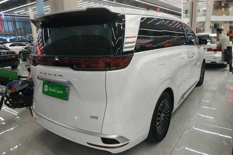 腾势D9 2022款 DM-i 970 四驱尊荣型车身外观7