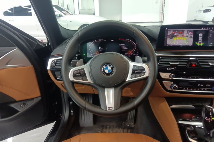 宝马5系 2020款 530Li 领先型 M运动套装中控内饰13